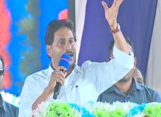 Jagan Terms His Rivals As Wolves, Equates Himself As Lion