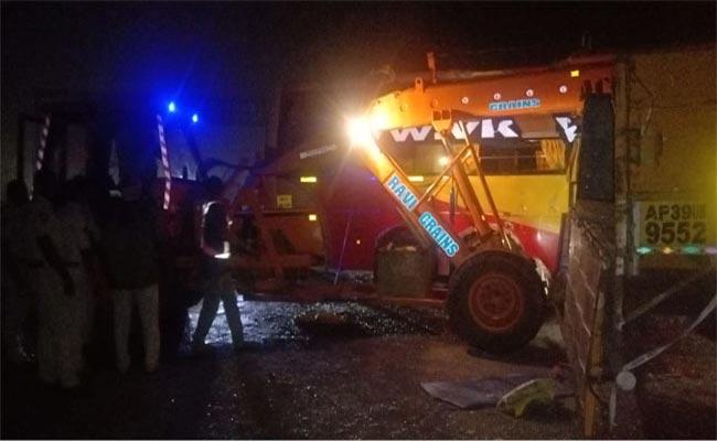 Six killed in truck-bus collision in Andhra Pradesh