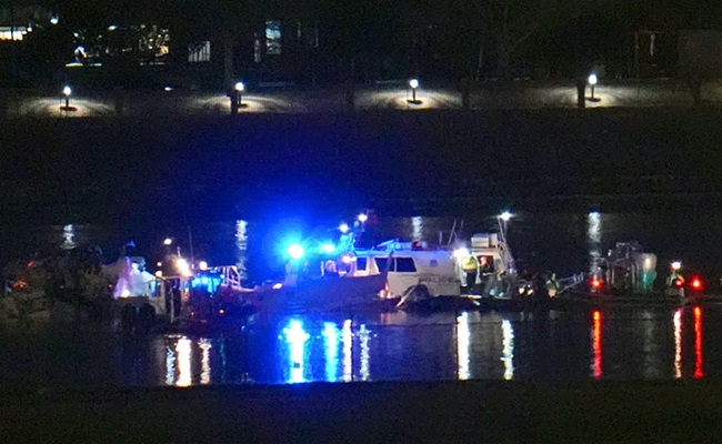 No survivors yet of mid-air Washington DC collision