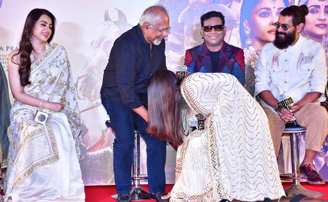 Pic: Aishwarya Rai Touches Mani Ratnam's Feet