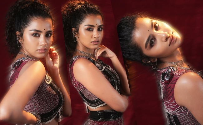 HOT: Dusky Diva Lighting Up the Screen