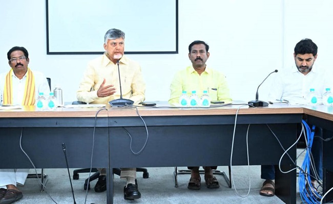 Don't do loose talk, Naidu tells TDP leaders