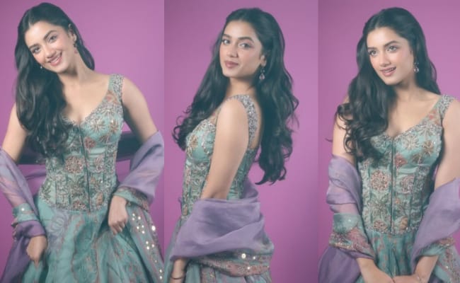 HOT: 'Andhra Queen' Shines In Elegant Green Glam