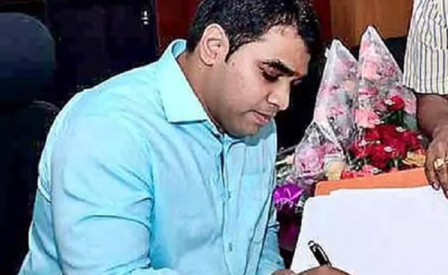 ED official shifted for going slow on KCR family?