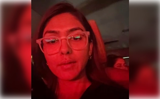 Mrunal Thakur performs a 'flop show' to a 'hit song'