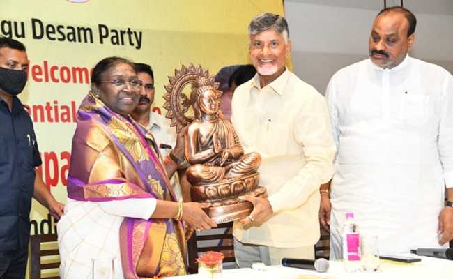 Naidu goes overboard to praise BJP!