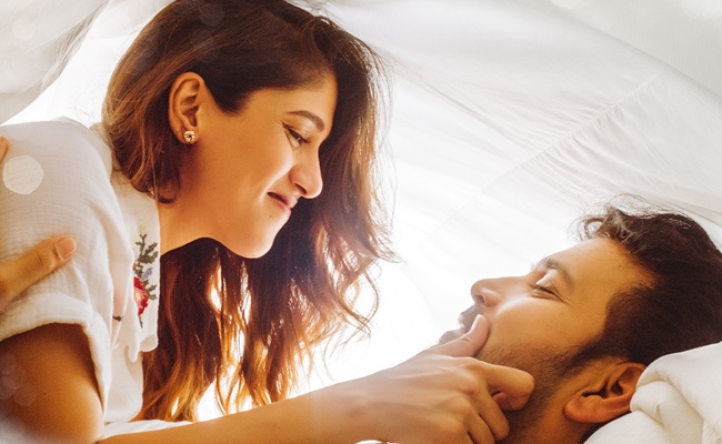Naalo Edho from Santhana Prapthirasthu: Love melody