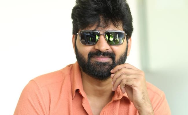 Imitations In Single Woven Organically: Sree Vishnu