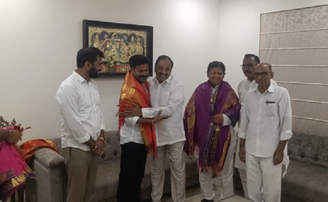 Dissident BRS leader invited to join Congress