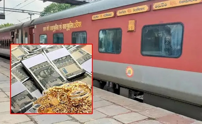 Passengers Robbed on Rayalaseema Express