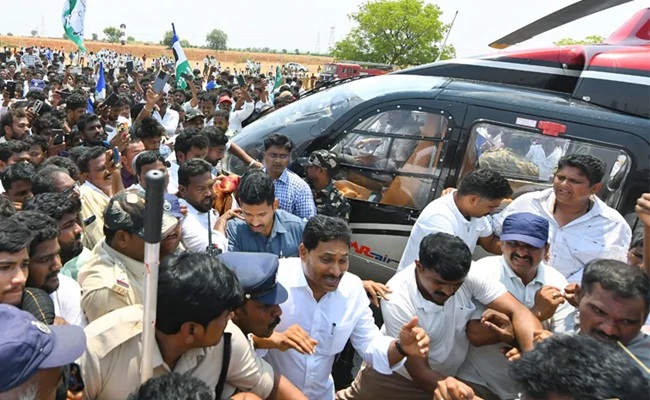 Jagan chopper issue: Pilot, co-pilot appear before police