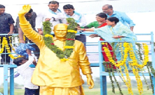 Sharmila crosses 2,000 km mark: Any luck?