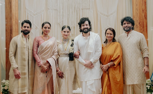 Pic Talk: Nagarjuna & Family In Single Frame
