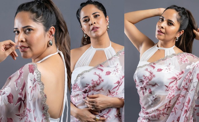 HOT: Anasuya Dazzles In Stunning Saree Look