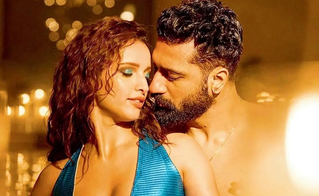 Bad Newz: Modifications to Kissing Scenes