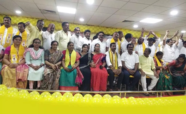 20 YSRCP corporators in Vizag join TDP