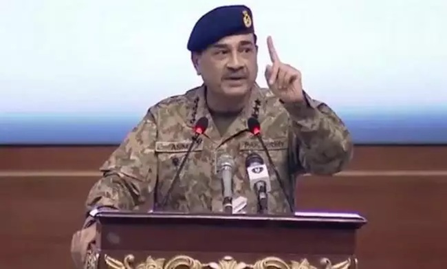 Pak Army Chief Disappears - Family Leaves Nation
