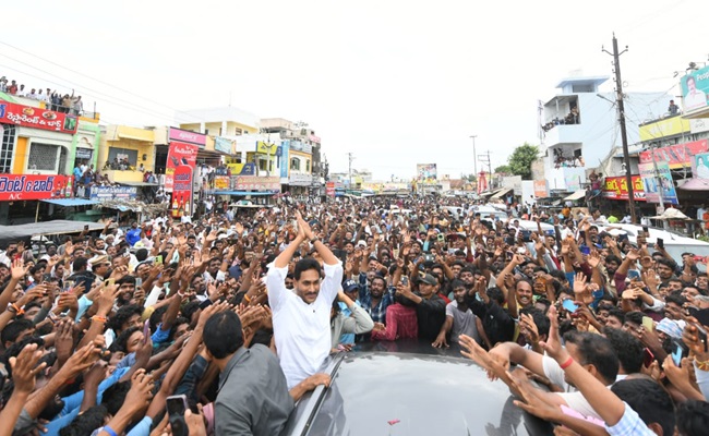 Why show of strength at Jagan's Vinukonda visit?