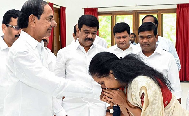 Kavitha's letter, remarks bares 'rift'