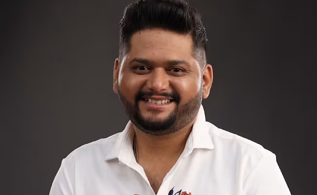 Music Director Fails Yet Again with Songs