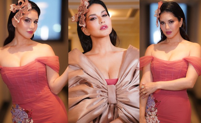 HOT: Sunny Leone's Grace Meets Glamour