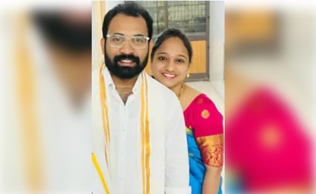 Wall Collapse at Andhra Temple Kills Techie Couple