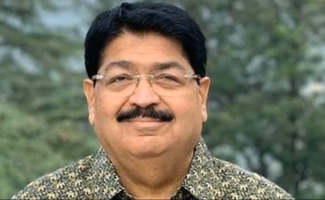 No extension to Nathwani, BJP prefers retired IAS for RS seat?