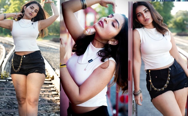 HOT: Hour Glass Figure Walks In Shorts