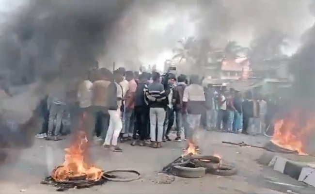 West Bengal's Chicken Neck Burning: Highway Blocked by Mobs