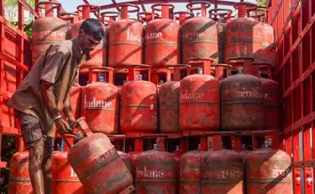 Cooking Tension: Indian Households Back To 100 Years?