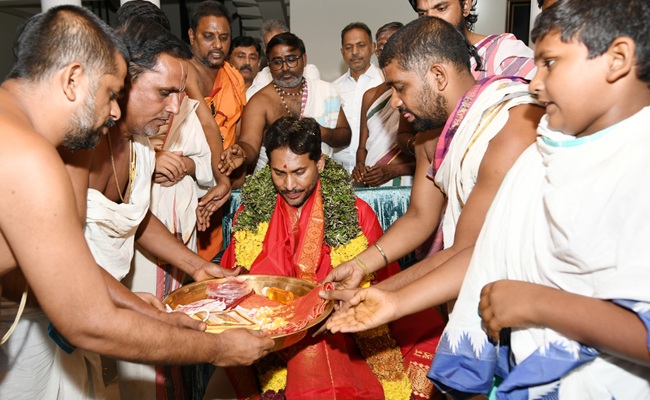 TTD priests face troubles for blessing Jagan!
