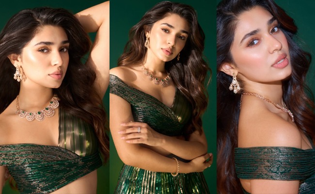 HOT: Miss Shetty Stuns In Emerald Elegance