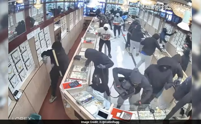 Masked Gang Robs Kumar Jewelry Store in California