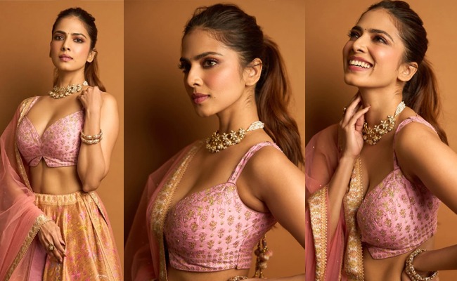 HOT: Prabhas' Heroine With Electrifying Smile