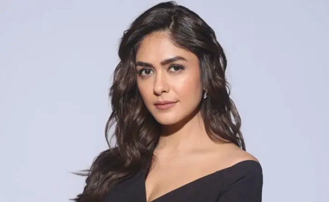 Mass in Bollywood, Class in Tollywood for Mrunal