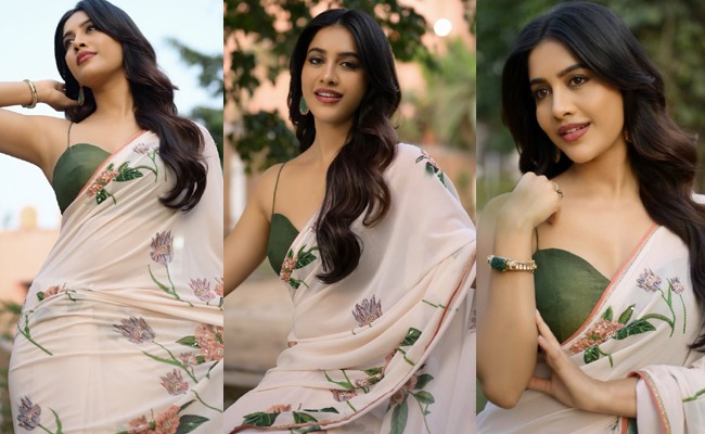 HOT: Sleeveless Glory Of Talented Beauty