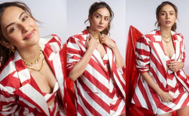 HOT: Tall Beauty Boasts Her Grace