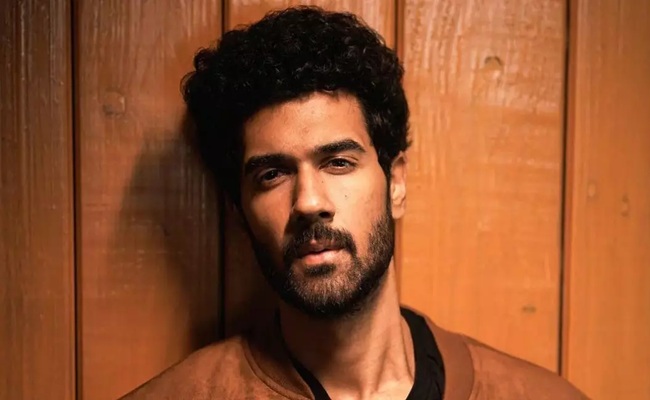 Discussion About Young Hero's Remuneration