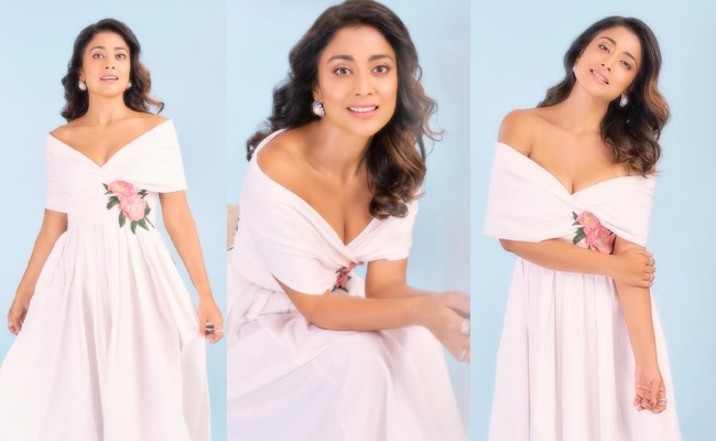HOT: Shriya Saran Turns Timeless Beauty