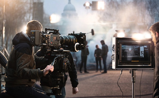 Actors 'sceptical' to shoot as Bollywood reopens shop