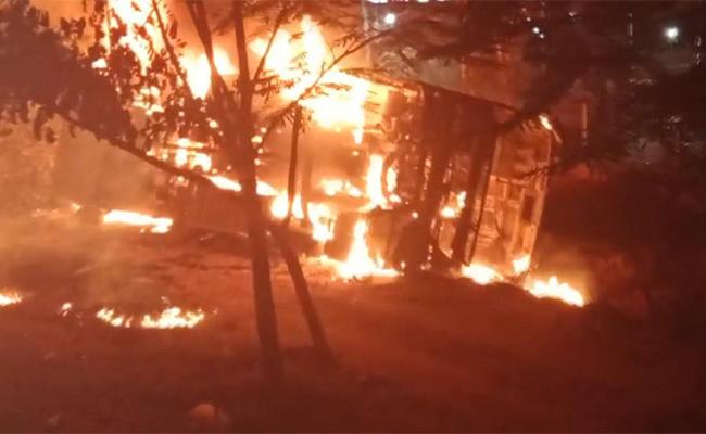 Bus catches fire in T'gana, woman charred to death