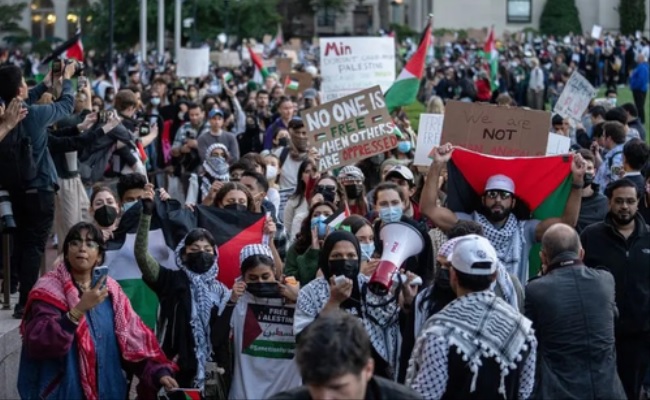 Israel and Gaza war tensions spread into US college campuses