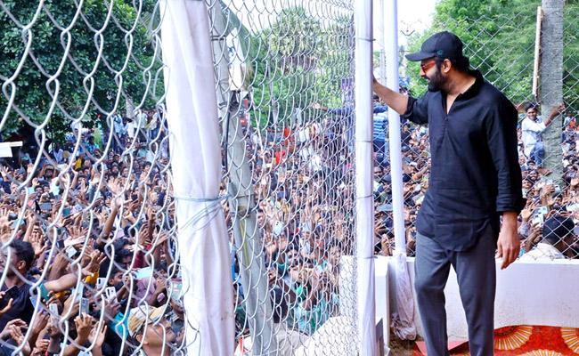 Prabhas Serves Tons of Non-Veg for Guests