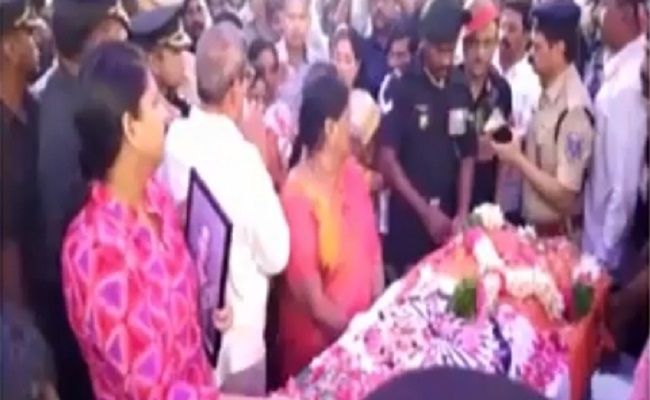 Lt Col Reddy cremated with military honours in T'gana