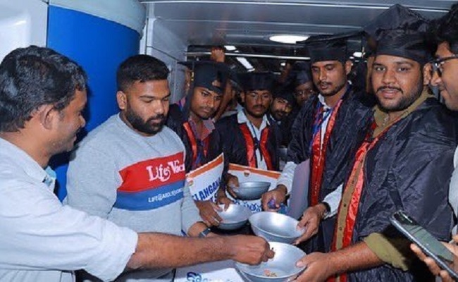 Novel protest: BJP men go begging in Hyd metro