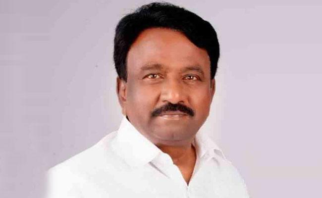 BRS sitting MLA joins Congress