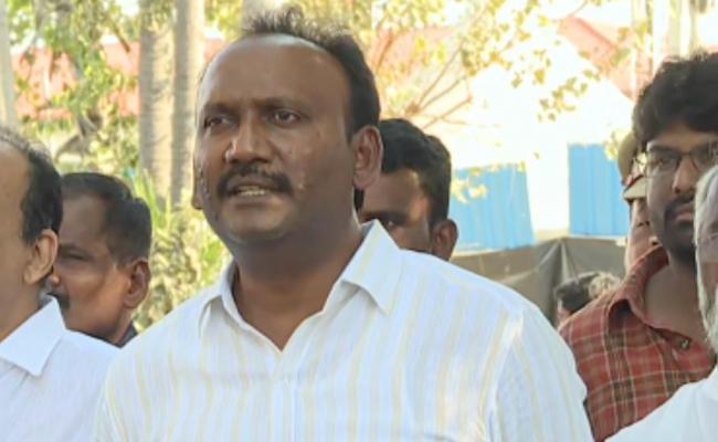 Amanchi quits YSRCP, may join Congress!