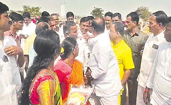 TRS legislator grabs govt official by collar