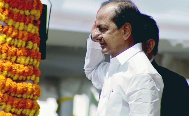 T'gana celebrates formation day, KCR launches 21-day fete