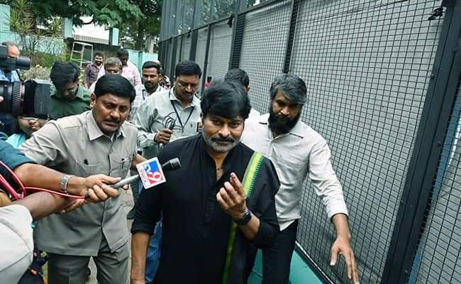 Tollywood celebrities queue up to cast votes in Hyd